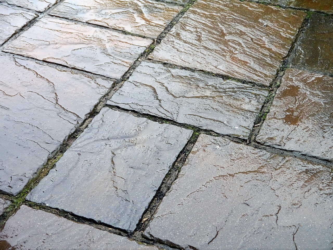 “How to Choose Grout Colors for Your Tile Project” A practical guide showing how grout color impacts tile style, maintenance, and cleanigrout color guide, tile grout color ideas, choosing grout color for tile, tile grout design, grout color selection tip